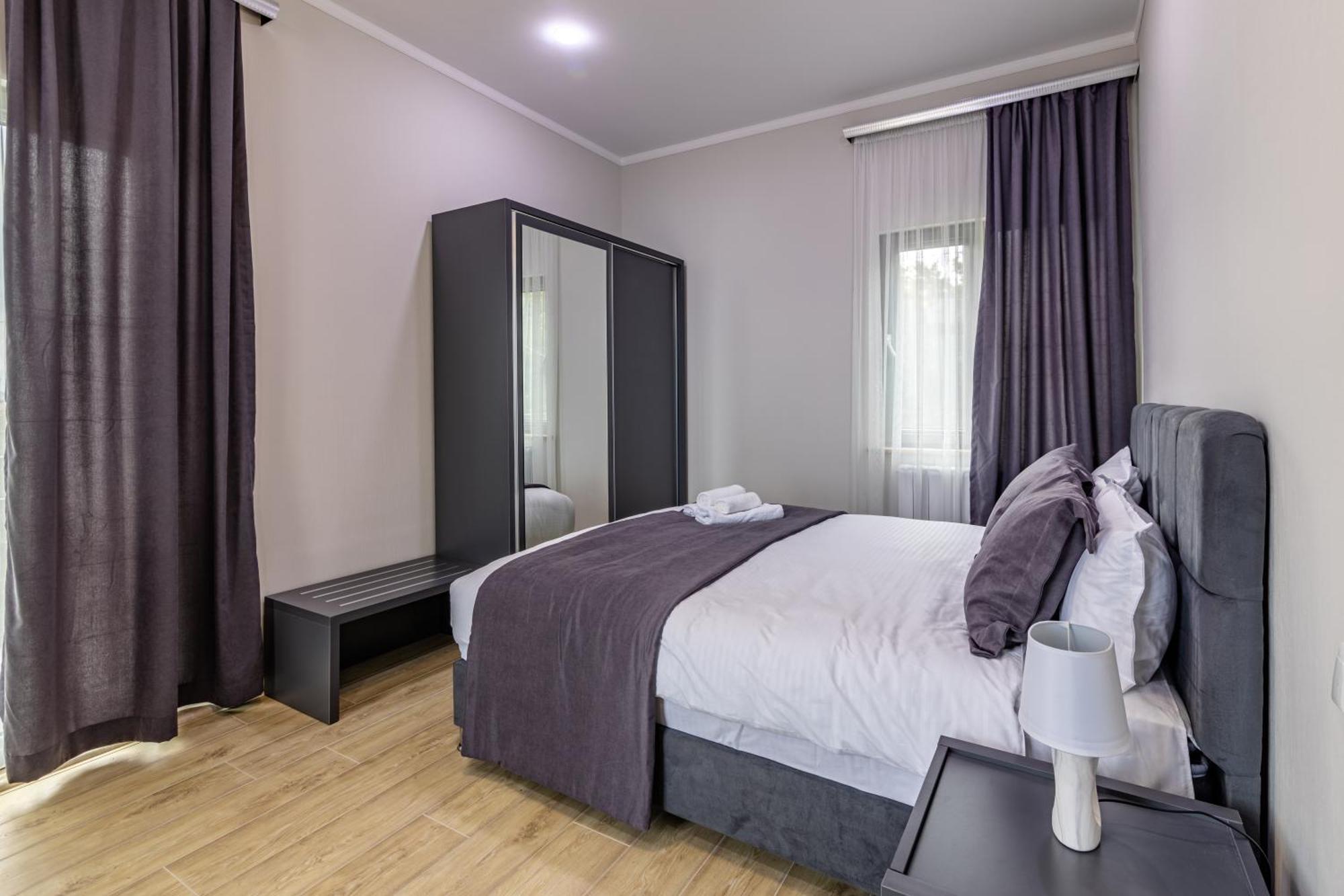 Hillside Inn Batumi Esterno foto