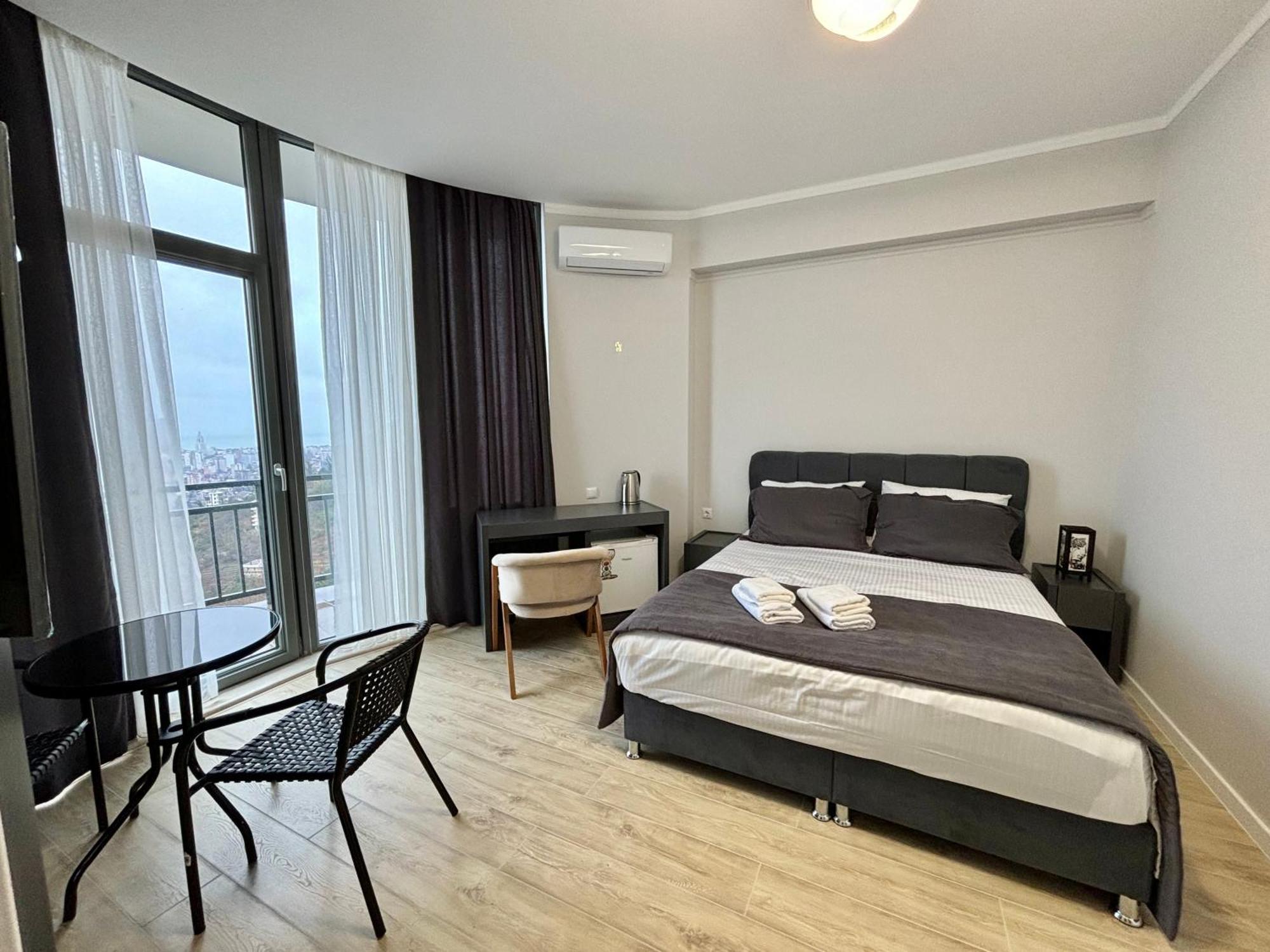 Hillside Inn Batumi Esterno foto