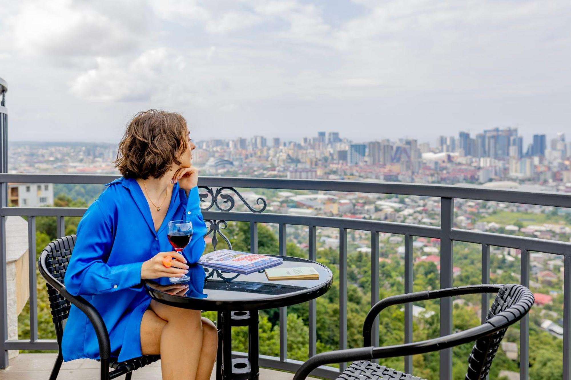 Hillside Inn Batumi Esterno foto